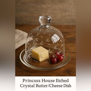 Princess House Crystal Etched butter/cheese dome dish. EUC